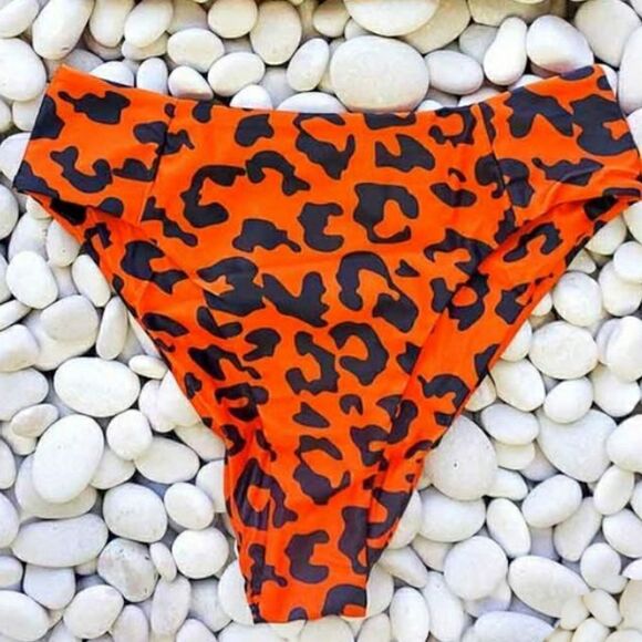 NWT: High Waist Cheetah Bandeau Bikini Set - Picture 5 of 7